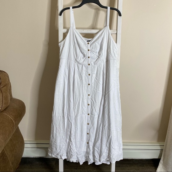 TORRID White stretch woven button midi dress. Size 2. - Picture 1 of 14